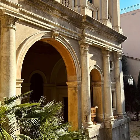 게스트하우스 Palazzo Lucangeli 3*