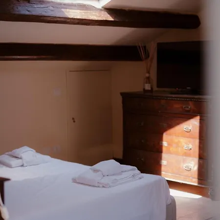 Palazzo Lucangeli Gæstehus 3*